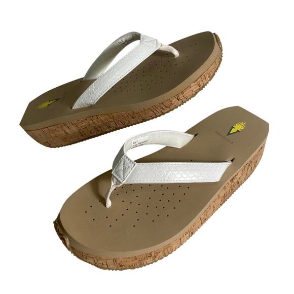 Volatile Women's Neville Flip Flops SIze 11 - Picture 1 of 6